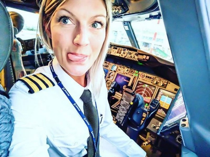 hottest female airline pilot 18