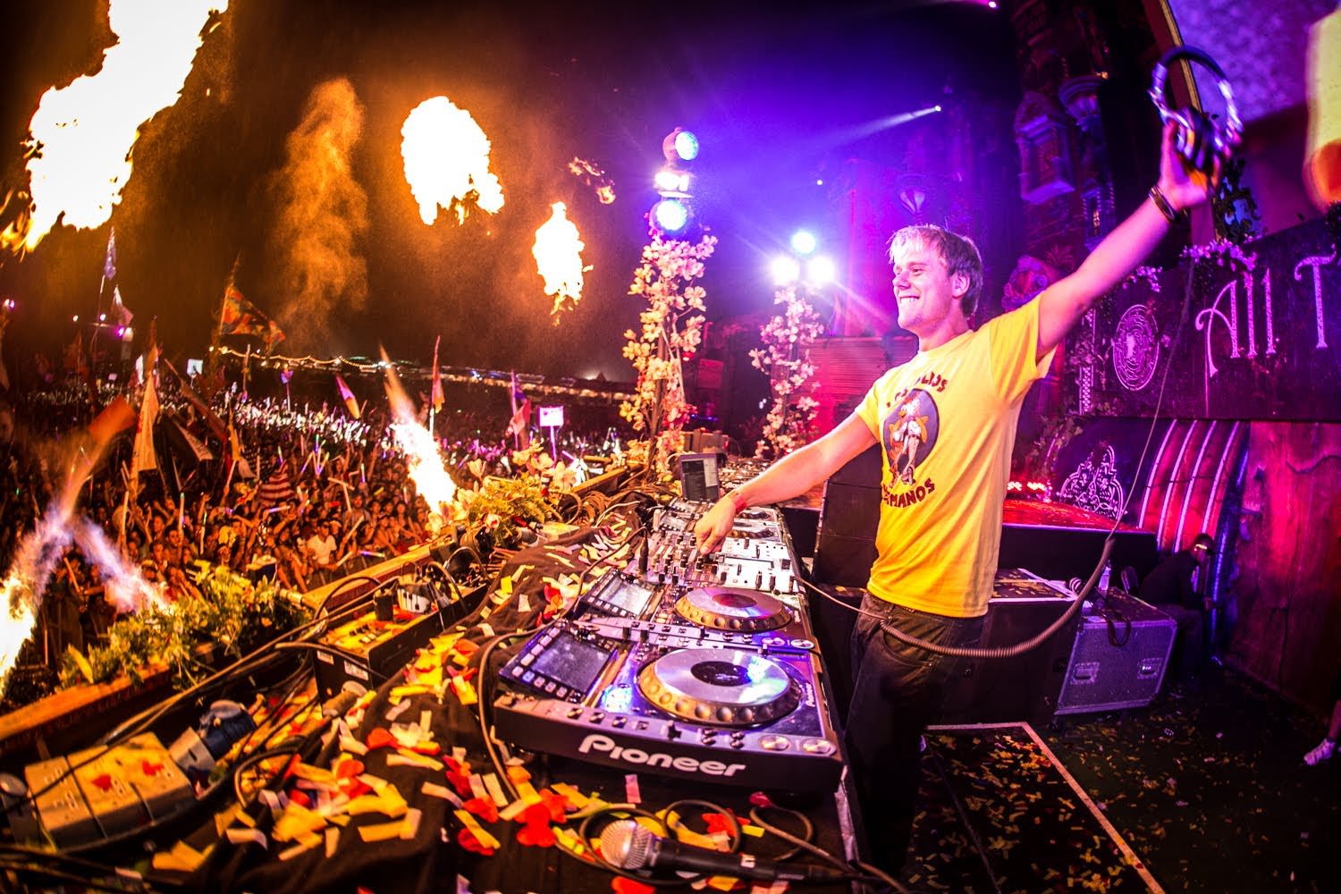 Top 12 Richest DJs in The World Ranked on The Basis of Net Worth Powws