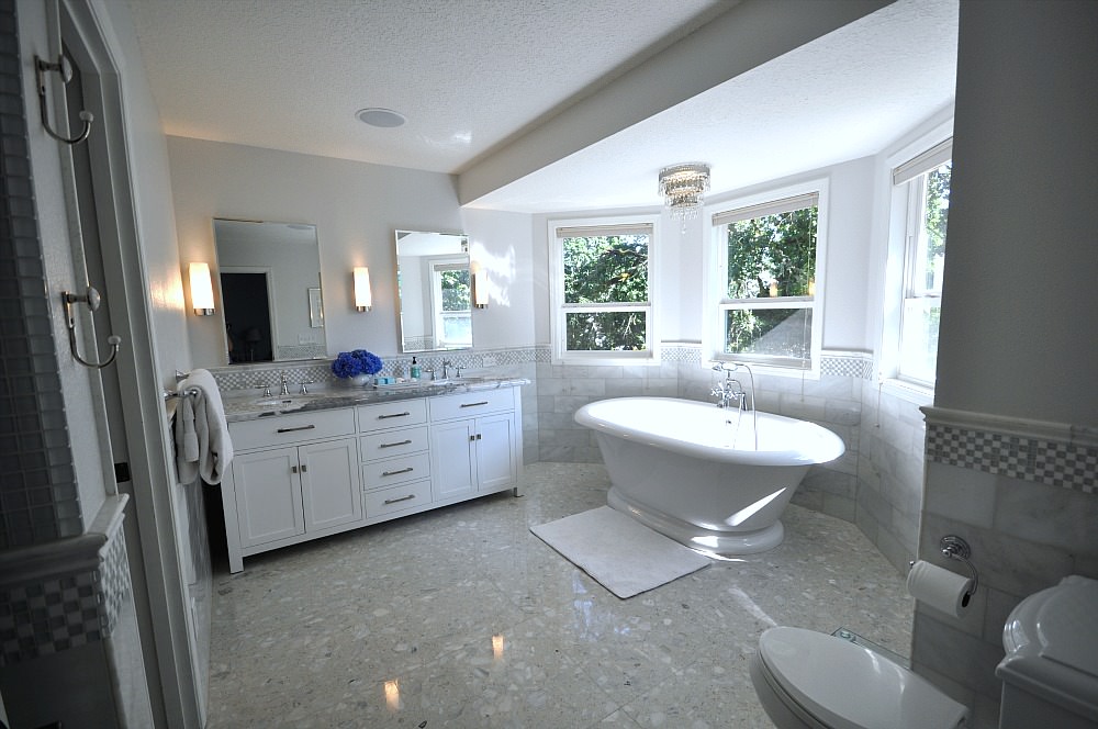 bathroom with carera marble 2