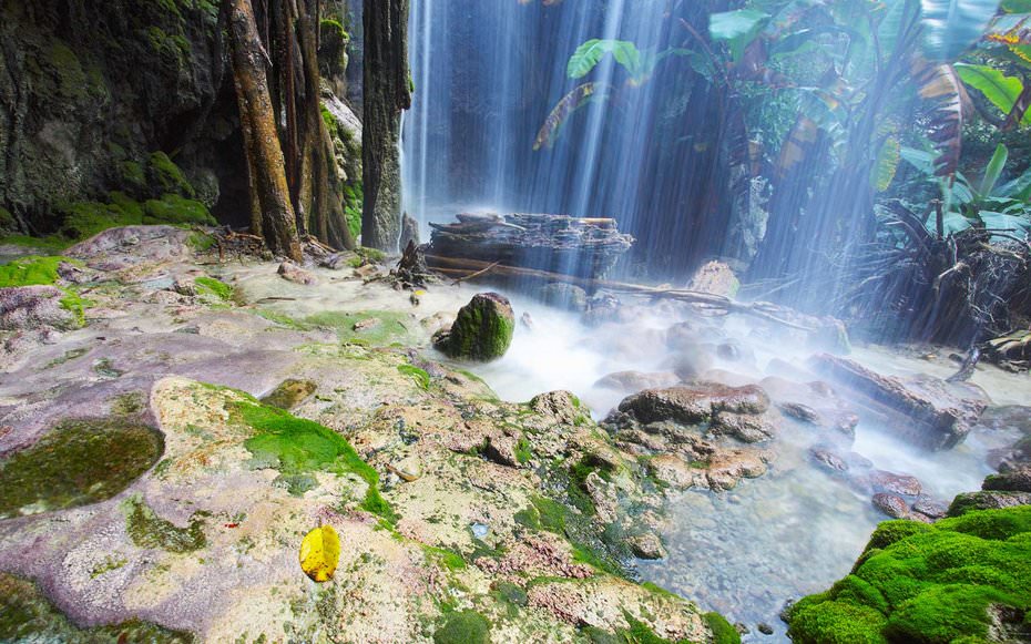 jungle waterfall tolantongo hot springs mexico HOTSPRINGS0317