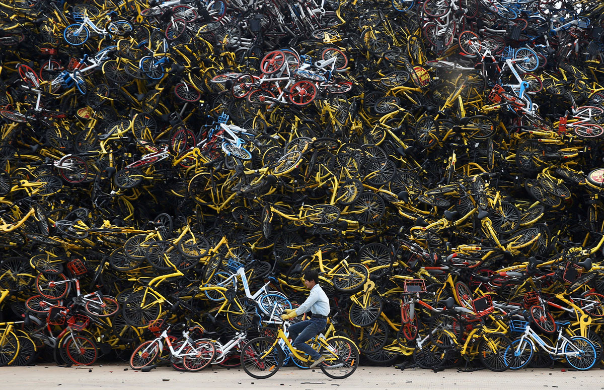 abandon bicyles in china 1