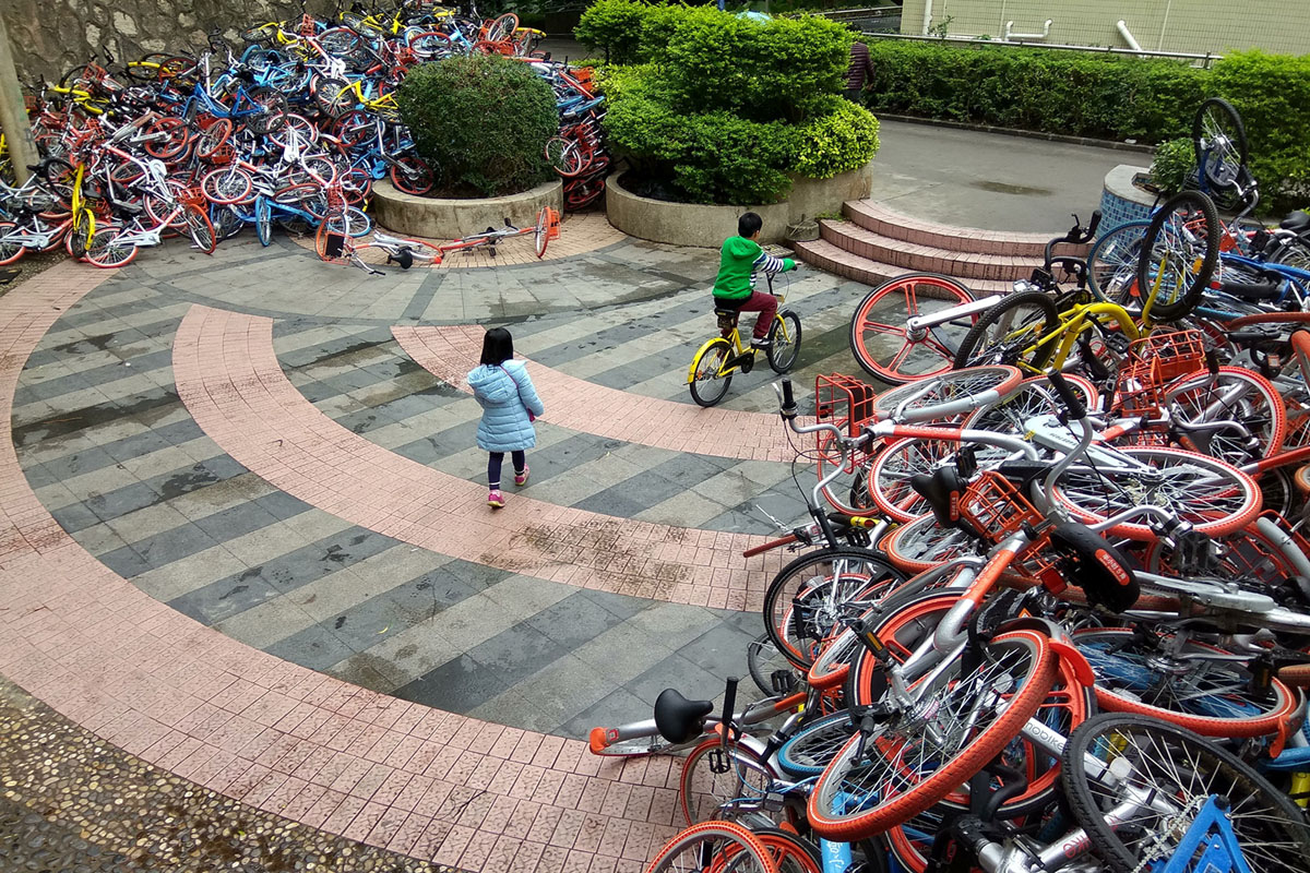 abandon bicyles in china 27